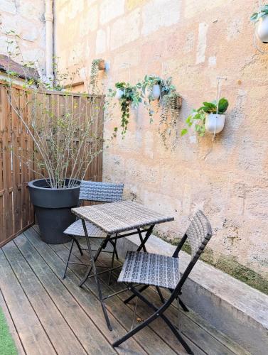 Studio climatisé avec terrasse au Jardin Public