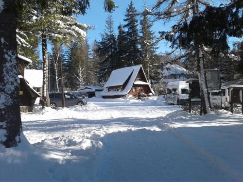 Camping Pod Krokwią ในช่วงฤดูหนาว