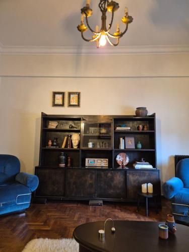 Spacious & central 2BR flat in Kypseli