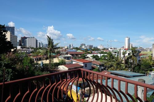 Pemandangan umum bagi Cebu City atau pemandangan bandar yang diambil dari hotel