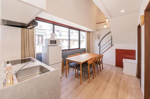 Ueno-Asakusa Area Family APT, 7-min Walk to Metro