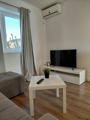 Apartments and room Maressa Centar