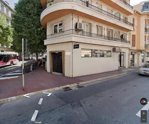 2-3 pièces au coeur d'Antibes- Plage & Gare à pied