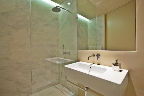 Bilik mandi di Lisbon Five Stars Apartments 8 Building