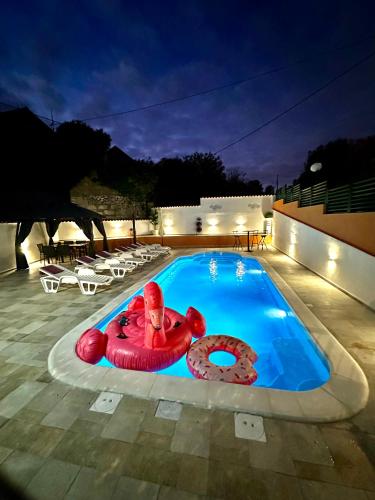 Holiday Home Three Sisters with Swimming Pool & Jacuzzi