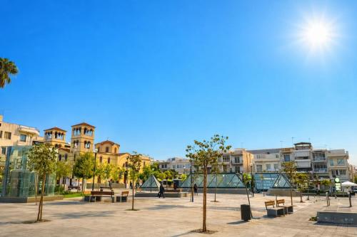 Modern Athens Suite - 160m from Metro - 3min Piraeus Port - 6 Guests
