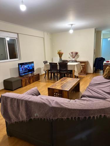 Elegant Garden Apartment in Quiet Halandri