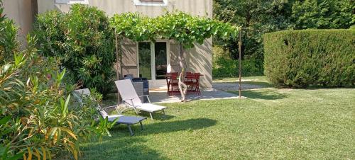 Gallery image of Le Clos de la Cigalière in Le Thor