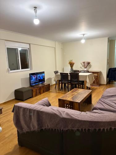 Elegant Garden Apartment in Quiet Halandri
