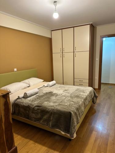 Elegant Garden Apartment in Quiet Halandri