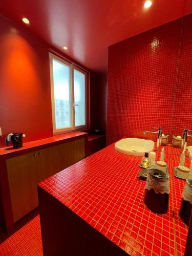 Parisian apartment with Balcony Canal St Martin
