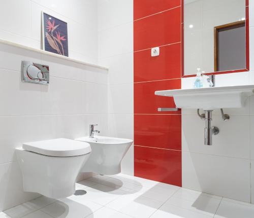 Large room with private lounge area, work space and balcony