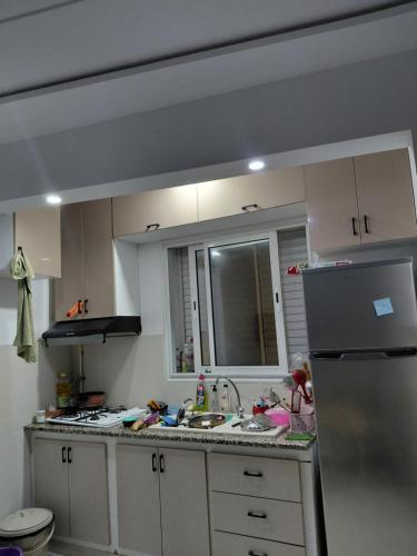 maison sale cuisine et deux chambre