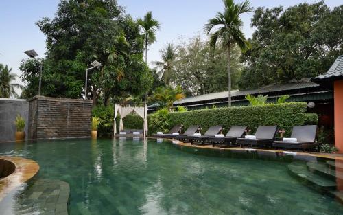 Central Privilege Hotel — Swimming pool