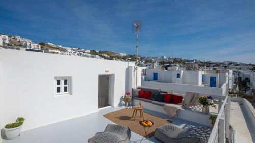 The Matogianni White Home with Terrace Mykonos Town