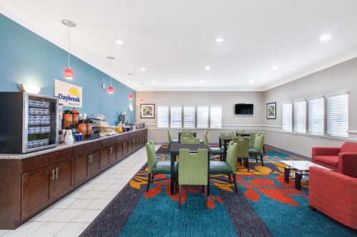 Gallery image of Days Inn by Wyndham Ennis in Ennis
