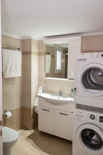 Palaio Faliro Sea and City Stay Residence with private parking by Theodorakakis