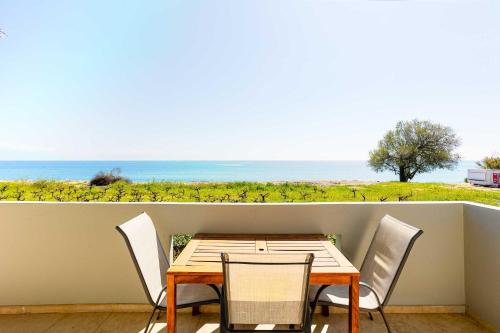 Beachfront Nest Memi Koroni-Seaheaven House A1
