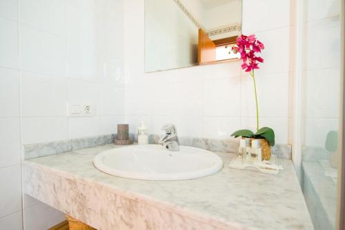 Casa Claudia - By AZ Rentals
