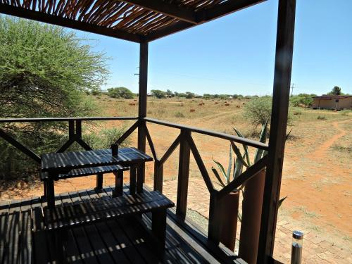 Balkoni atau teres di StableWood Lodge