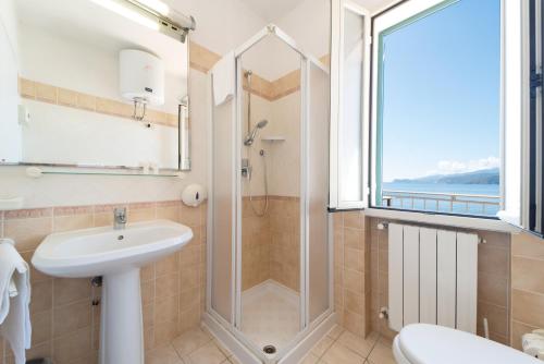 ห้องน้ำของ Appartamenti Villa Miramare
