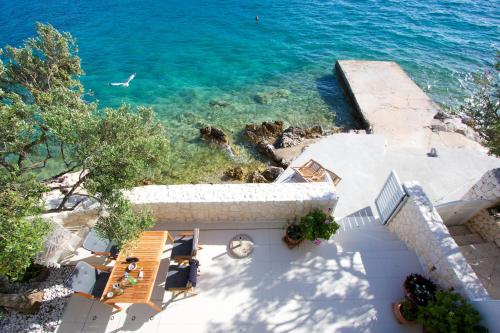 Beachfront villa Tribunj – Photos 4