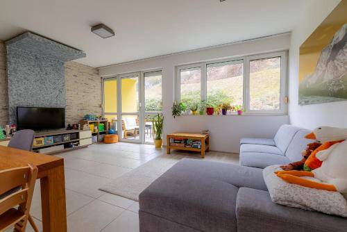 Spacious Apartment with Balcony - Private Garage Parking