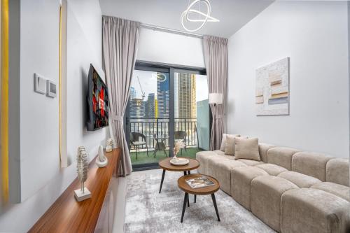 Chic 1BR Apartment in Zada Tower Canal View