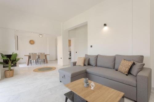 Domus 17 II Stylish Retreat Near City & Beach