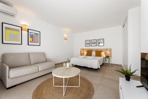 Villa Los Altos Gadea 9B by Escape Home