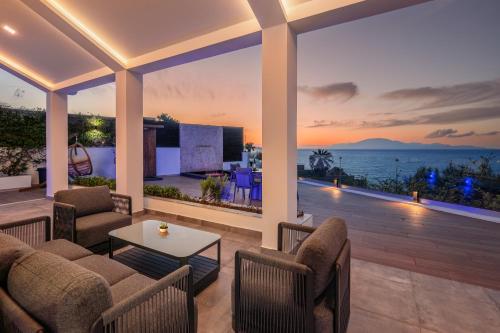 Meltemi Villa Private Luxury Retreat with Pool & Jacuzzi in Zakynthos by Villa Mana Gers