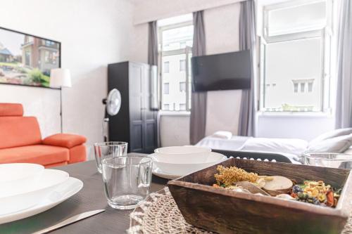 Vienna Meidling Center, Modern 1BR Apt with TV & WIFI