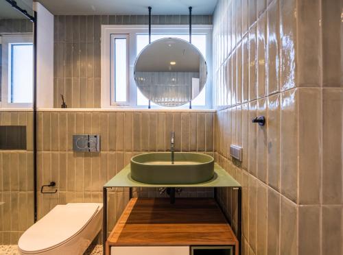 Colorful & Modern 2Bdrm Apartment in Koukaki