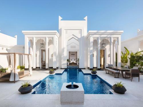 Raffles Al Areen Palace Bahrain — Bedroom