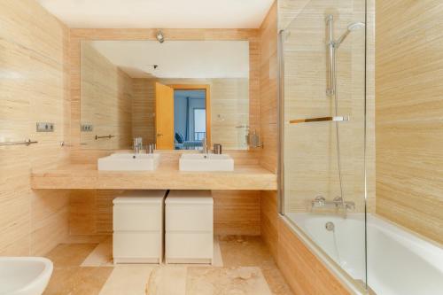 Casa Cifuentes - Penthouse 2BR with Sea Views & Heated Pool