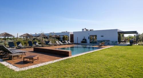Quinta da Amendoeira - Évora - The Farmhouse — Pool view