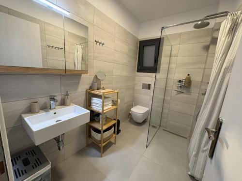 Kiani Akti - Modern Family Apartment 82m2