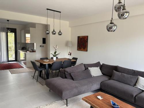 Kiani Akti - Modern Family Apartment 82m2