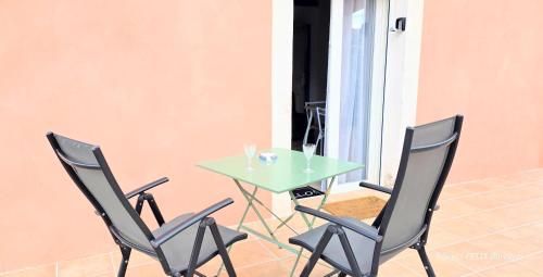 LE BARCARES - "Casita" maisonnette climatisée avec terrasse et parking - plage et village de Noël à pied