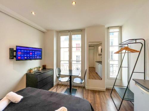 UrbanFlat 204 et 205 - 2 Studios pour 4 au centre de Paris