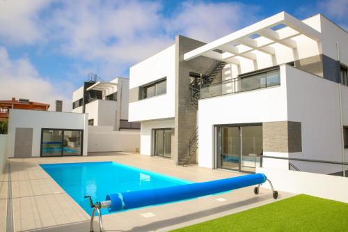 Azura Villa with private pool