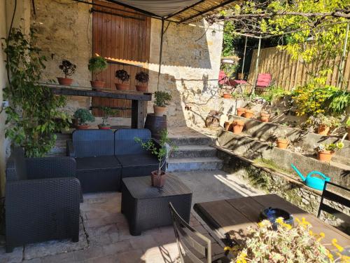 Maisonnette avec terrasse sur le Gardon