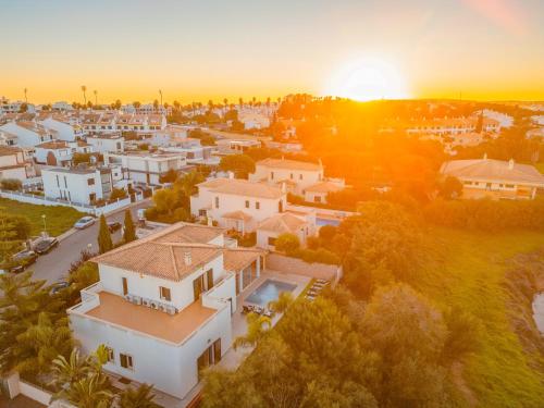 Villa Prime - com Piscina Aquecível e BBQ em Albufeira