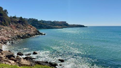 Apt terraza soleada y piscina a 2 min de la playa REFORMADO