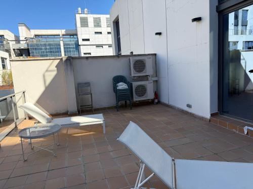 Spacious Loft with Terrace - 15min train airport