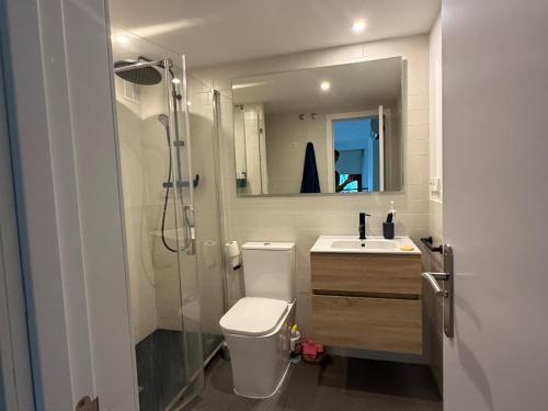 Spacious Loft with Terrace - 15min train airport