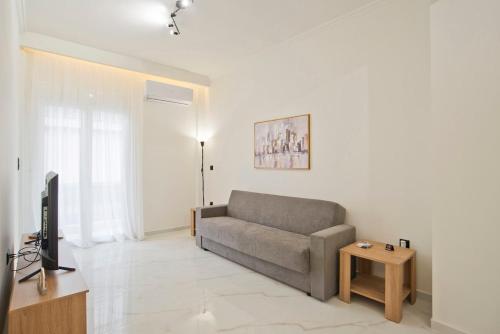 Athenian Glow Fully Renovated Apartment