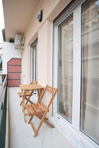 Athenian Glow Fully Renovated Apartment