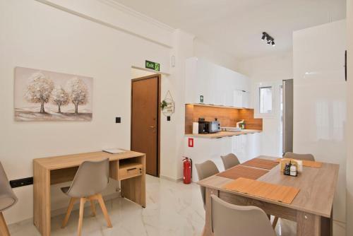 Athenian Glow Fully Renovated Apartment
