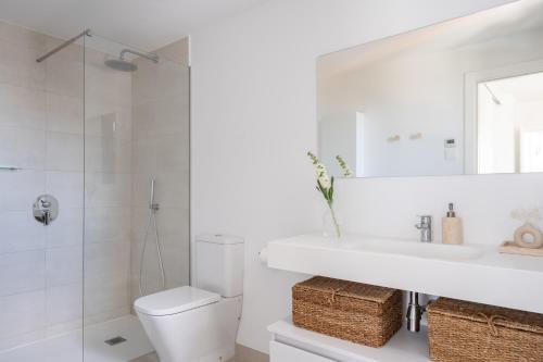 Stylish Luxury Suite with Terrace in Higueron